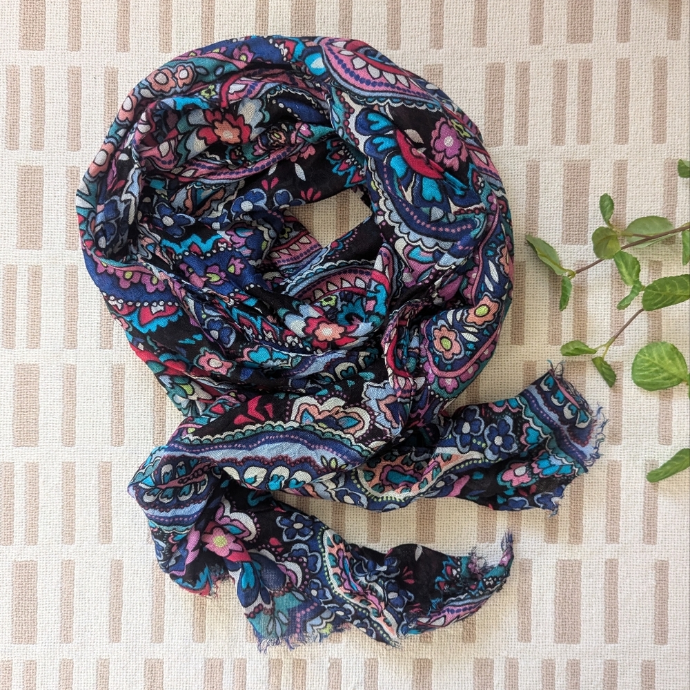 Vera Bradley | Multicolored Paisley Scarf Fringed
